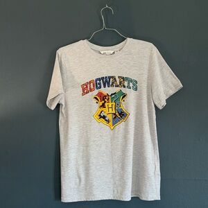 H&M X WARNER BROS. HOGWARTS GRAPHIC TEE KIDS SIZE 16/18